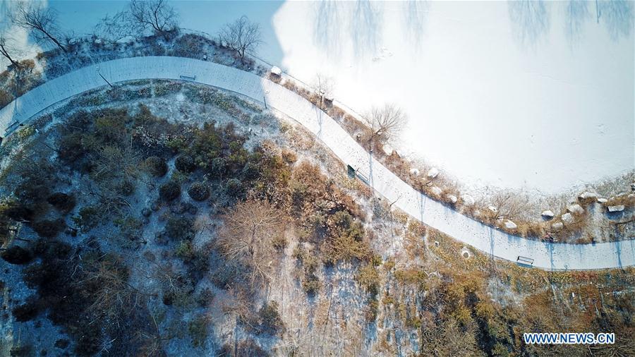 Photo taken on Jan. 31, 2019 shows the snow scenery of Yuehaiwan business district in Yinchuan, capital of northwest China\'s Ningxia Hui Autonomous Region. (Xinhua/Wang Peng)