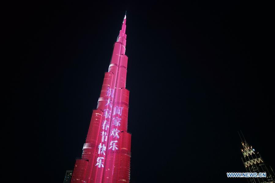 Light show is seen at Burj Khalifa, the world\'s tallest building, to celebrate the Chinese Lunar New Year in Downtown Dubai, the United Arab Emirates (UAE), Feb. 4, 2019. The Chinese Lunar New Year falls on Feb. 5 this year. (Xinhua/Mahmoud Khaled)