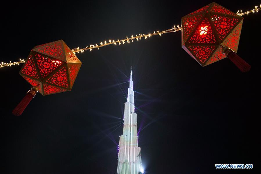 Light show is seen at Burj Khalifa, the world\'s tallest building, to celebrate the Chinese Lunar New Year in Downtown Dubai, the United Arab Emirates (UAE), Feb. 4, 2019. The Chinese Lunar New Year falls on Feb. 5 this year. (Xinhua/Mahmoud Khaled)
