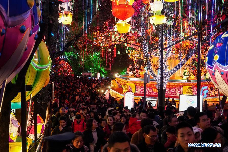 Tourists visit a lantern fair held in Zigong, southwest China\'s Sichuan Province, Feb. 5, 2019. Over 130 lantern groups were displayed at the event. (Xinhua/Zhang Chaoqun)