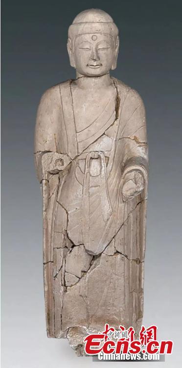 A Buddha statue in Xizhou City, Shanxi Province is seen in this photo provided by the Shanxi Provincial Institute of Archaeology on Feb. 20, 2019. The institute said a total of 34 Buddha statues, made in the period from the Northern Wei Dynasty (386-534) to the Tang Dynasty (1368-1644), have been found during six years of excavation work. Archeologists said the statues were possibly buried during the Tang Dynasty, when there was a crackdown on Buddhism. (Photo provided to China News Service)