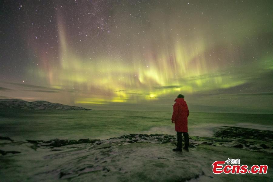 Photographer Xue Yang, of Central China\'s Hubei Province, captured the stunning northern lights during a three-day stay in Teriberka, Murmansk Region, Russia. Teriberka is one of the best places in Russia to watch the northern lights, which appear from September to April. (Photo: China News Service/Xue Yang)
