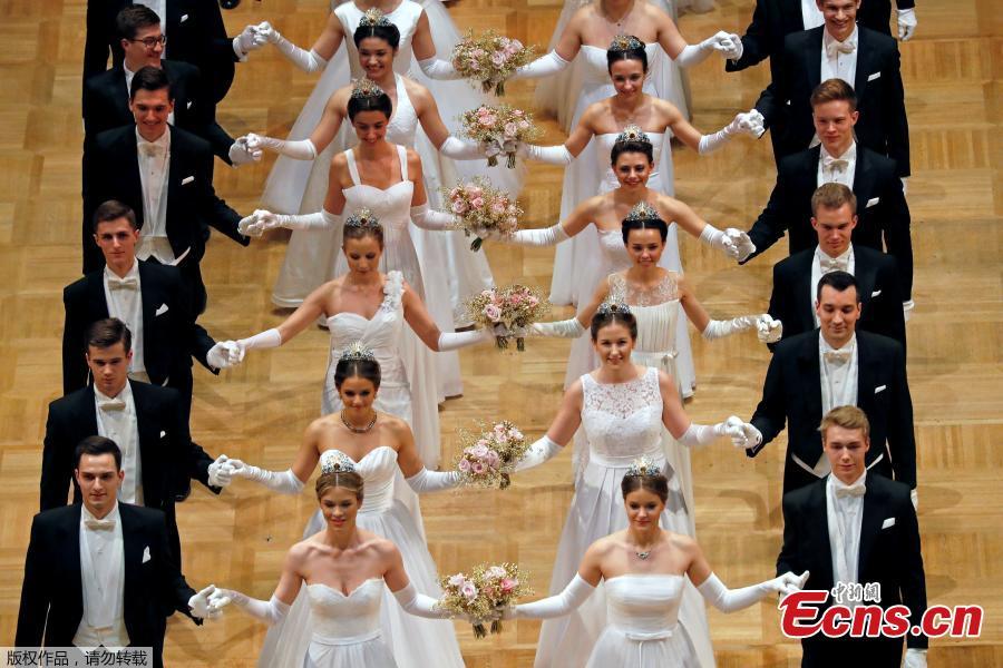Dancers of the Wiener Staatsballett perform during the opening ceremony of the Opera Ball, in Vienna, Austria, Feb. 28, 2019. (Photo/Agencies)

The Viennese Opera Ball takes place with performances by several prestigious troupes.