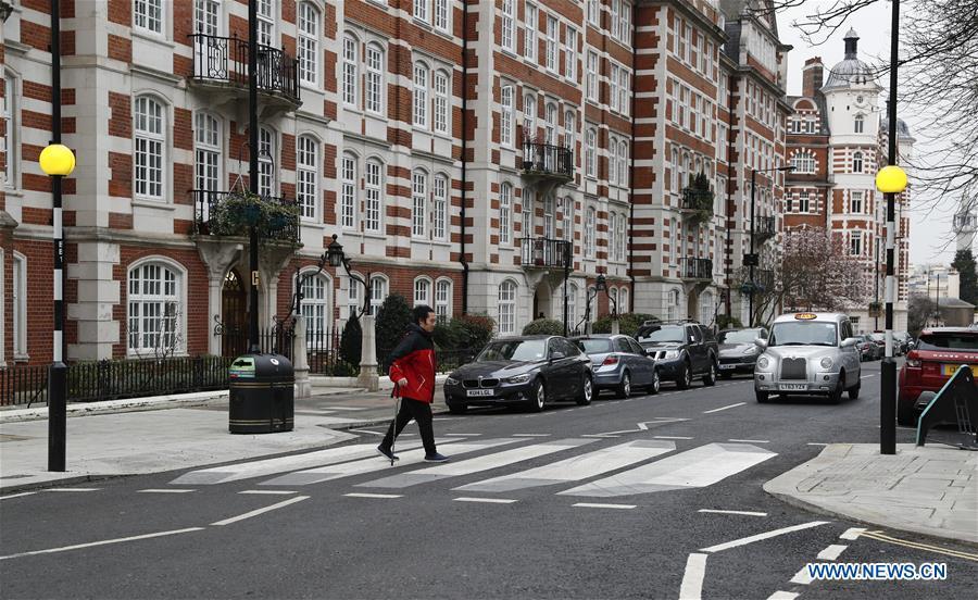 A 3D zebra crossing is seen in St. John\'s Wood High Street in London, Britain, on March 1, 2019. According to BBC, the UK\'s first 3D zebra crossing has been painted on a north-west London road in a bid to slow down the traffic. The optical illusion, which creates a floating effect, has been introduced in St John\'s Wood by Westminster City Council as part of a 12-month trial. (Xinhua/Han Yan)