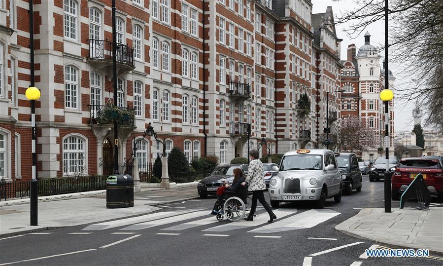 A 3D zebra crossing is seen in St. John\'s Wood High Street in London, Britain, on March 1, 2019. According to BBC, the UK\'s first 3D zebra crossing has been painted on a north-west London road in a bid to slow down the traffic. The optical illusion, which creates a floating effect, has been introduced in St John\'s Wood by Westminster City Council as part of a 12-month trial. (Xinhua/Han Yan)
