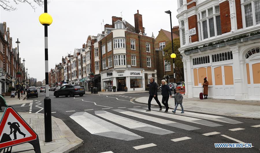 A 3D zebra crossing is seen in St. John\'s Wood High Street in London, Britain, on March 1, 2019. According to BBC, the UK\'s first 3D zebra crossing has been painted on a north-west London road in a bid to slow down the traffic. The optical illusion, which creates a floating effect, has been introduced in St John\'s Wood by Westminster City Council as part of a 12-month trial. (Xinhua/Han Yan)