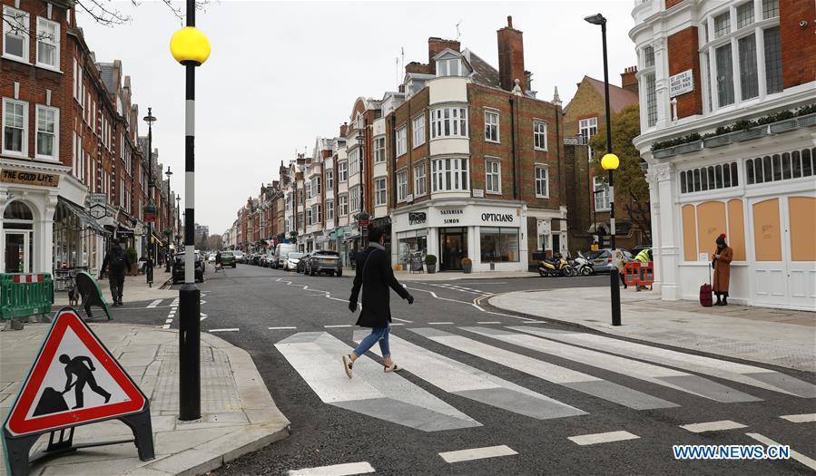 A 3D zebra crossing is seen in St. John\'s Wood High Street in London, Britain, on March 1, 2019. According to BBC, the UK\'s first 3D zebra crossing has been painted on a north-west London road in a bid to slow down the traffic. The optical illusion, which creates a floating effect, has been introduced in St John\'s Wood by Westminster City Council as part of a 12-month trial. (Xinhua/Han Yan)