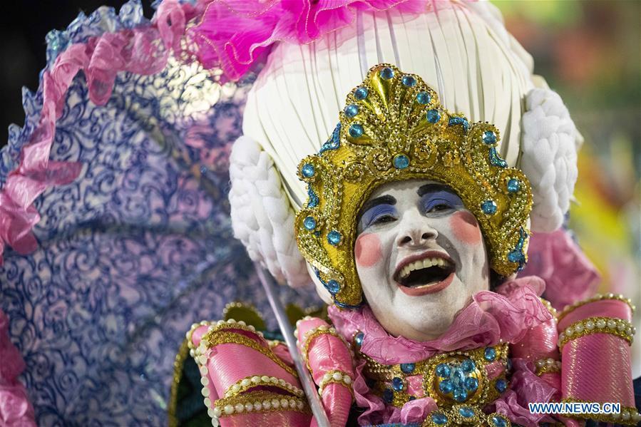 A reveller of the samba school \