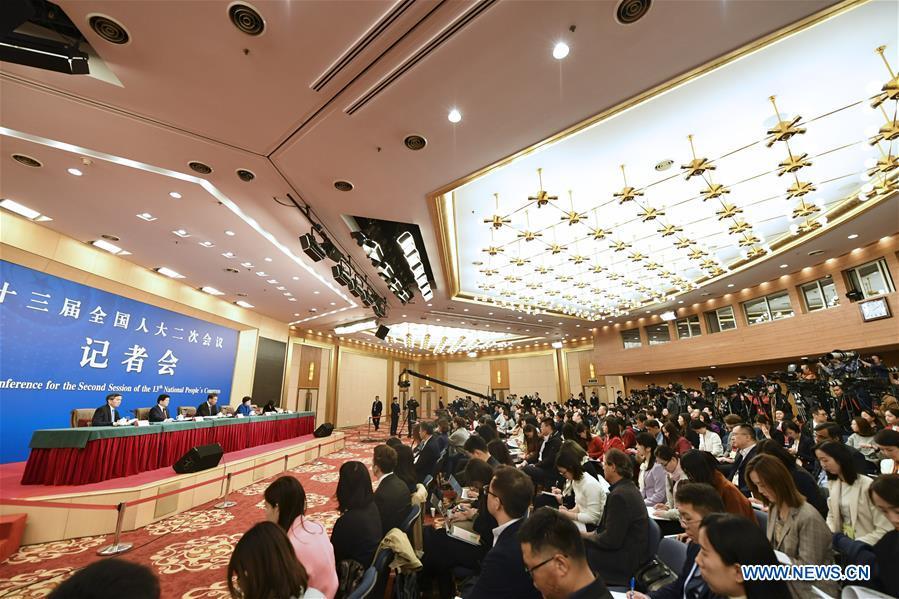 China\'s Minister of Finance Liu Kun, and vice ministers Cheng Lihua and Liu Wei attend a press conference on the country\'s fiscal and tax reforms and fiscal work for the second session of the 13th National People\'s Congress in Beijing, capital of China, March 7, 2019. (Xinhua/Li Ran)