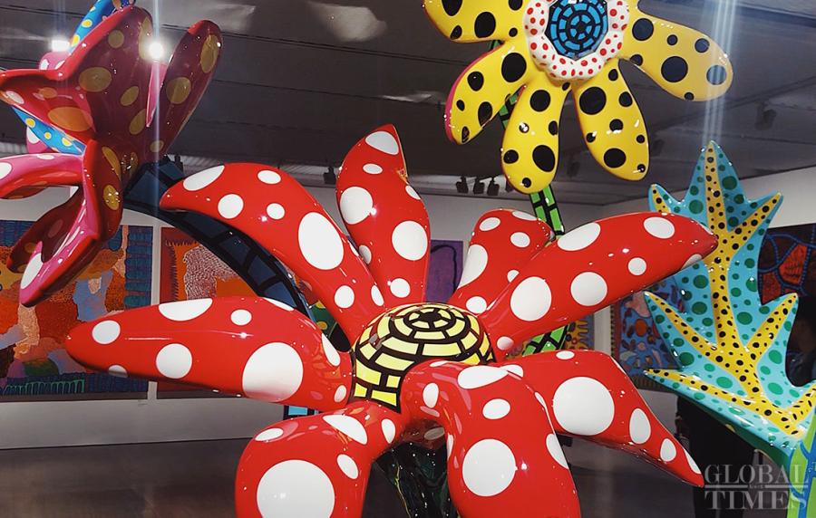Flower sculptures displayed at the exhibition. (Photos: Chen Xia/GT)