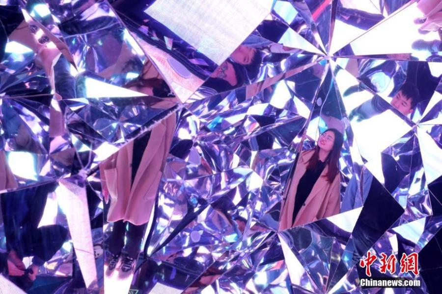 The exhibition Traversing Through Fantasy is held in Changzhou, East China\'s Jiangsu province, March 27, 2019.
