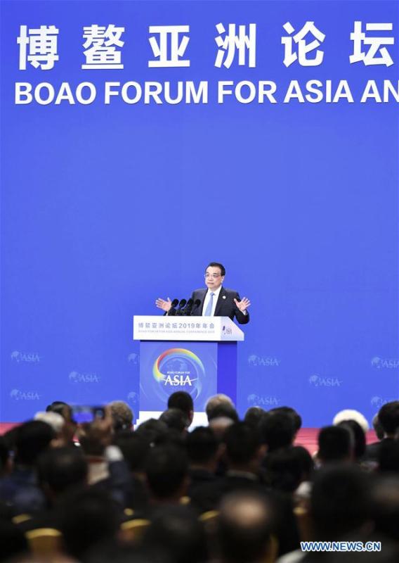 Chinese Premier Li Keqiang delivers a keynote speech at the opening plenary of the Boao Forum for Asia annual conference in Boao, south China\'s Hainan Province, March 28, 2019. (Xinhua/Yin Bogu)