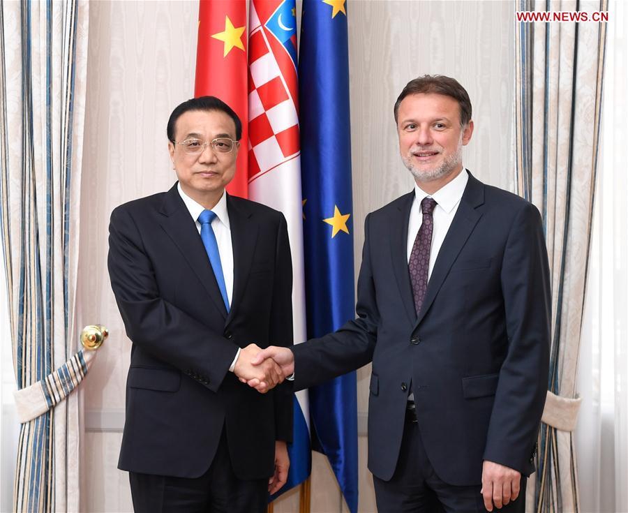 Chinese Premier Li Keqiang (L) meets with Croatian Parliament Speaker Gordan Jandrokovic in Zagreb, Croatia, April 10, 2019. (Xinhua/Shen Hong)