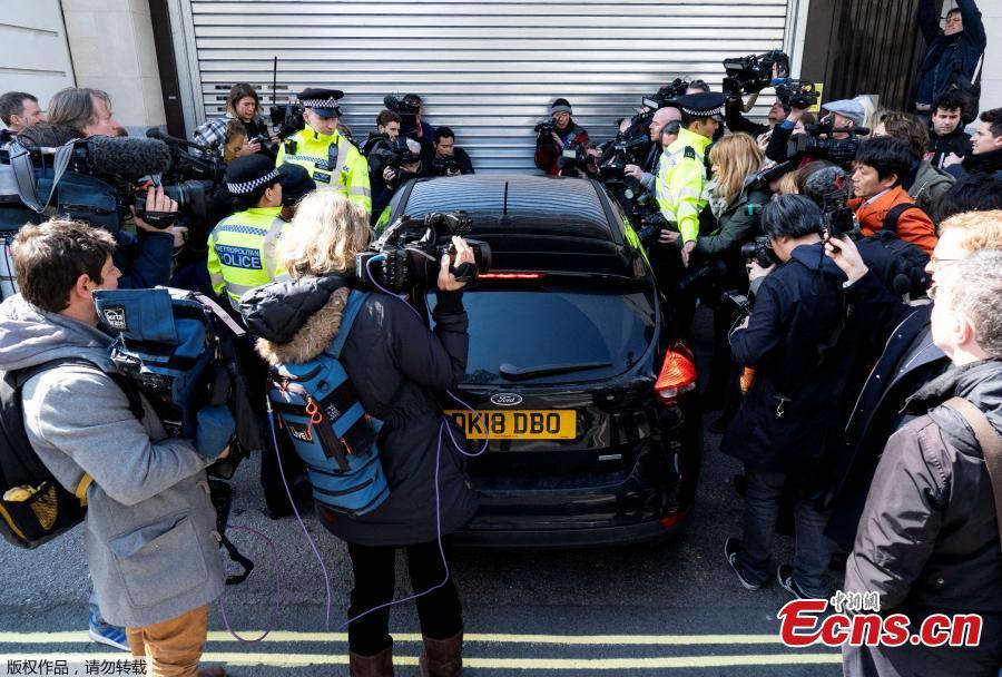 Media waiting for the arrival of WikiLeaks founder Julian Assange swarm around a car that arrives at Westminster magistrates court in London, April 11, 2019. Police in London arrested WikiLeaks founder Assange at the Ecuadorean embassy for failing to surrender to the court in 2012, shortly after the South American nation revoked his asylum. (Photo/Agencies)