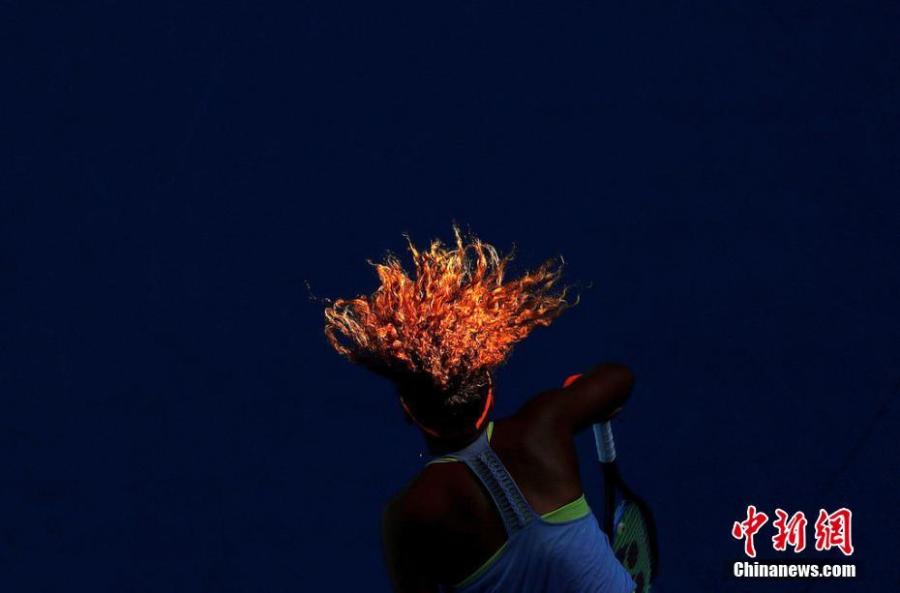 Sports, singles, 2nd prize

Naomi Osaka serves during her match against Simona Halep from Romania during the Australian Open tennis tournament, at Margaret Court Arena, Melbourne, Australia, January 22, 2018.


Photographer: David Gray/Reuters
