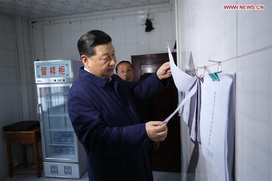 Chinese President Xi Jinping, also general secretary of the Communist Party of China Central Committee and chairman of the Central Military Commission, learns about a mechanism requiring school officials to dine with students at a primary school in Zhongyi Township of Shizhu Tujia Autonomous County, southwest China\'s Chongqing, April 15, 2019. Xi went on an inspection tour in southwest China\'s Chongqing Municipality Monday. (Xinhua/Ju Peng)