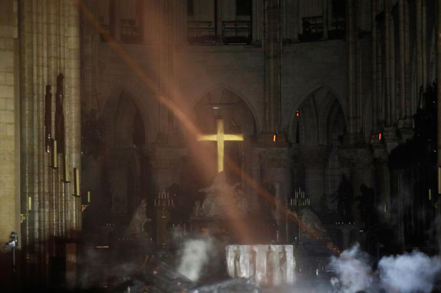 Photo shows the altar of Notre-Dame following the fire, April. 15, 2019. A blaze broke out on Monday afternoon at the Notre Dame Cathedral in central Paris. (Photo/Agencies)