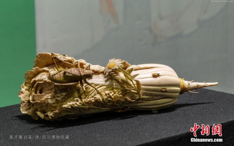 Ivory carvings are on display at an exhibition in Jinsha Site Museum in Chengdu City, Sichuan Province, April 16, 2019. The exhibition showed more than 100 ivory carvings made in the Ming (1368-1644) and Qing (1644-1911) dynasties from the collections of six state-owned museums. (Photo provided to China News Service)