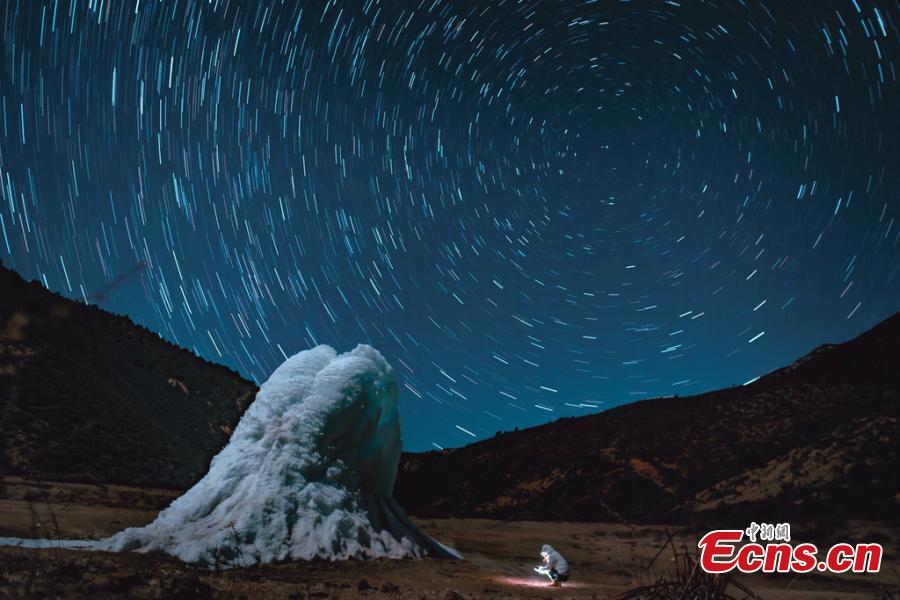 Stars in the night sky over the Ganden Sumtseling Monastery, the largest Tibetan Buddhist temple in Yunnan Province. (Photo/IC)