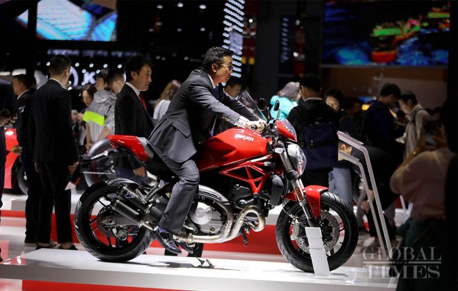 Auto Shanghai 2019, Asia\'s largest auto show, began on Tuesday in China\'s Shanghai. More than 1,000 automobile manufacturers from 20 countries and regions came to showcase their wares. Dozens of 5G and new energy vehicles have made their debuts and have become a feature of the auto show. (Photos: Yang Hui/GT)
