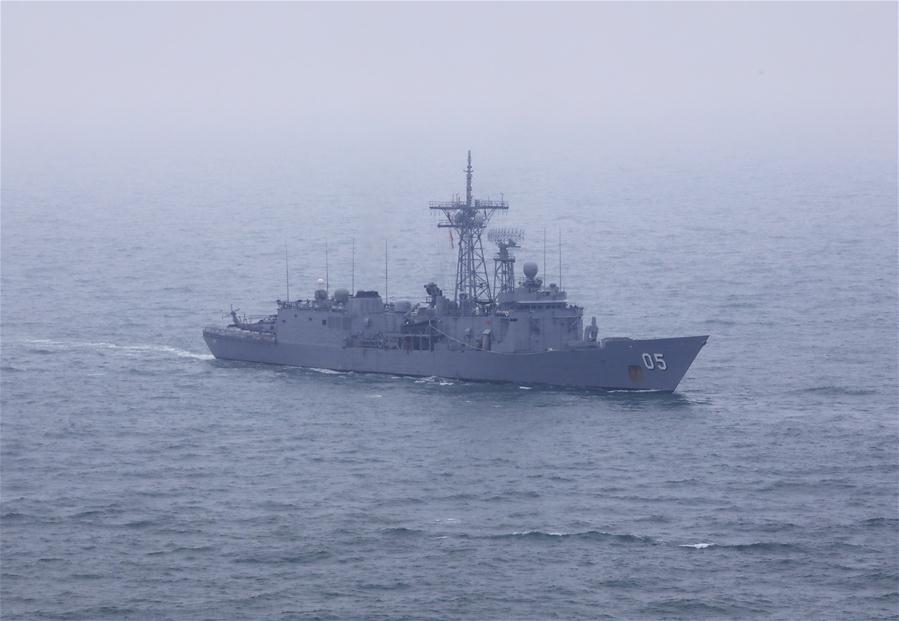 Aerial photo taken on April 23, 2019 shows Royal Australian Navy frigate HMAS Melbourne in the waters off Qingdao, east China\'s Shandong Province. (Xinhua/Ju Zhenhua)