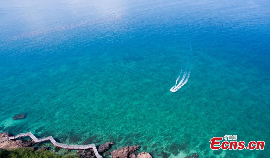 Photo taken on April 24, 2019 shows the amazing natural landscape of Weizhou Island in the Beibu Gulf, Southwest China\'s Guangxi Zhuang Autonomous Region, the youngest volcanic island in China. A national geological park was established on the island in 2004. (Photo: China News Service/Zhai Liqiang)
