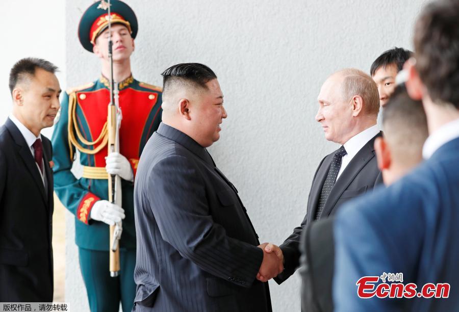 Russian President Vladimir Putin and DPRK top leader Kim Jong-un shake hands before their talks at the Far Eastern Federal University campus at Russky Island in the city of Vladivostok, Russia, April 25, 2019. (Photo/Agencies)