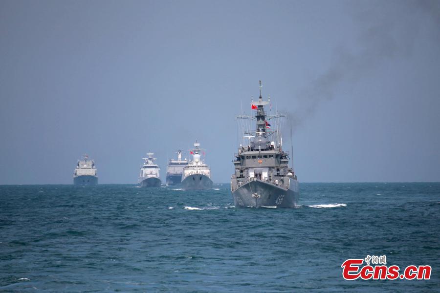 Naval vessels take part in a joint naval exercise on the sea off Qingdao, east China\'s Shandong Province, on April 26, 2019.  China conducted a joint naval exercise with Southeast Asian countries in Qingdao, with focus on jointly handling maritime emergency rescues. （Photo: China News Service/Li Chun）