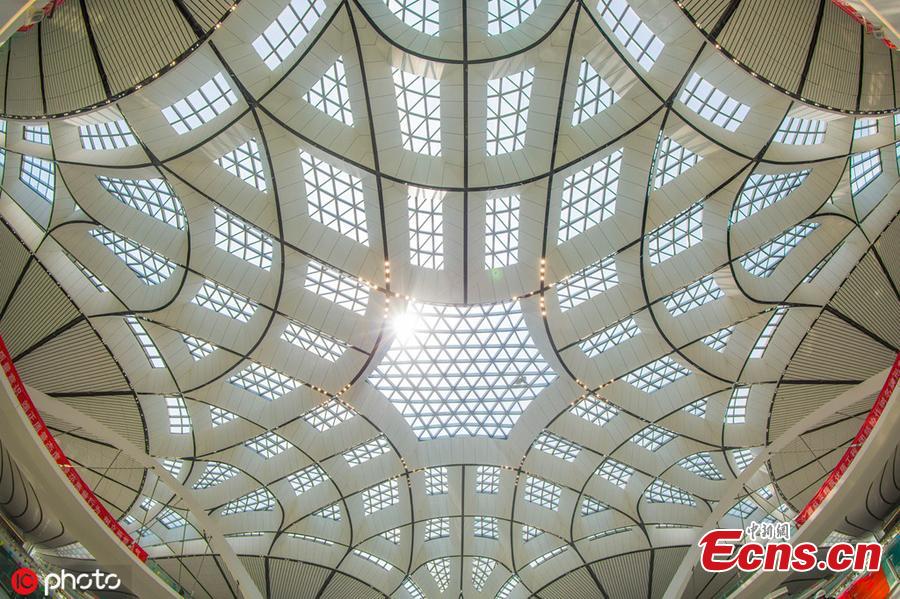 Photo taken on April 26, 2019 shows a view of the inside of the Beijing Daxing International Airport, which will begin operations before the end of September. The new airport sits at the junction of Beijing\'s southern Daxing District and Langfang, a city in Hebei Province. It is expected to handle 45 million passengers annually by 2021 and 72 million by 2025. (Photo/IC)
