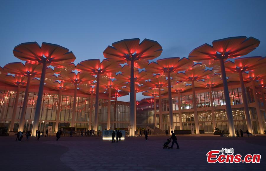 The light show at the International Pavilion during the 2019 Beijing International Horticultural Exhibition in Yanqing District of Beijing, China, April 29, 2019. The expo, which is open from April 29 to Oct. 7, will house exhibits related to flower, fruit and vegetable farming at the foot of the Great Wall in Beijing. More than 110 countries and international organizations as well as more than 120 non-official exhibitors have confirmed their participation, marking the highest attendance in the expo\'s history. (Photo: China News Service/Cui Nan)