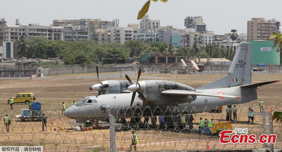 An Indian Air Force transport aircraft that overshot the runway Tuesday night sits on an unpaved surface at the Chhatrapati Shivaji Maharaj International Airport in Mumbai, India, Wednesday, May 8, 2019. Efforts are underway to move the aircraft from the unpaved surface and the same was expected to be accomplished soon, officials said.  (Photo/Agencies)