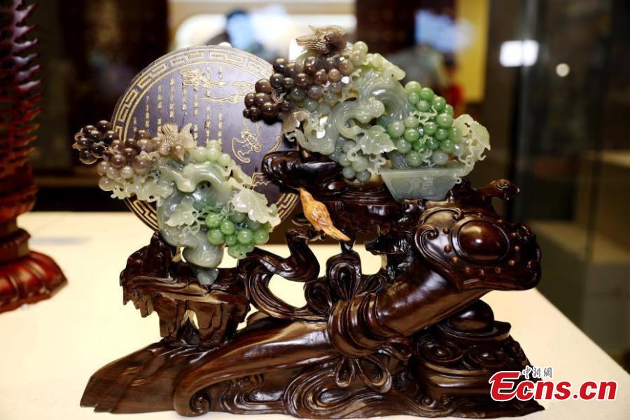 A Xinjiang jade exhibition opens at the Gulangyu Foreign Cultural Relics Museum in Xiamen City, Fujian Province, May 13, 2019. A total of 25 jade articles originally from northwest China’s Xinjiang Uygur Autonomous Region will be on display during the two-month show.  (Photo: China News Service/Li Siyuan)