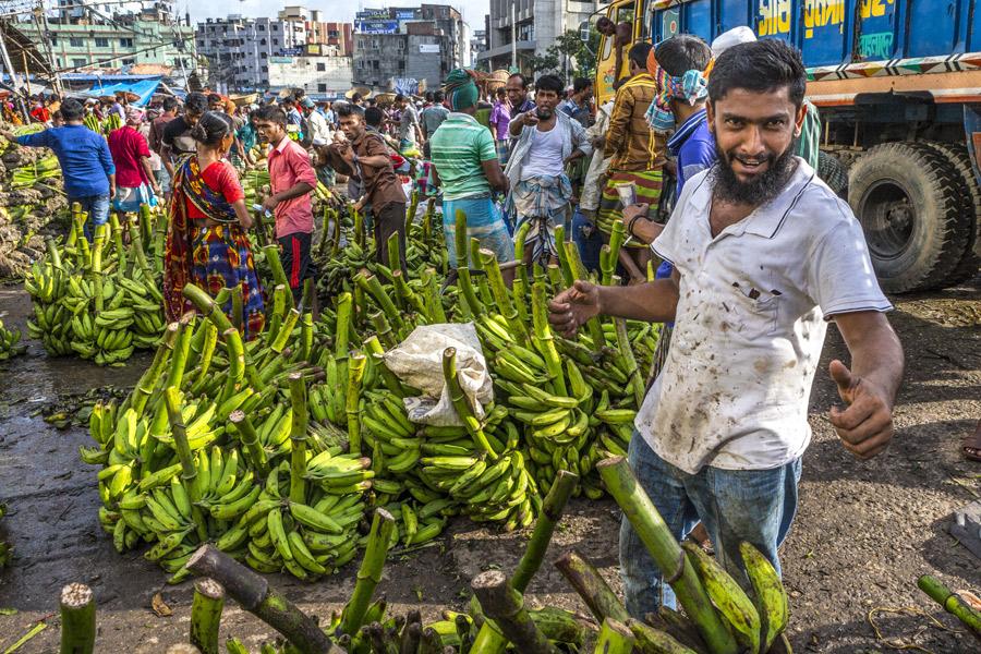 A banana market in Bangladesh.  (Photo provided to China Daily)