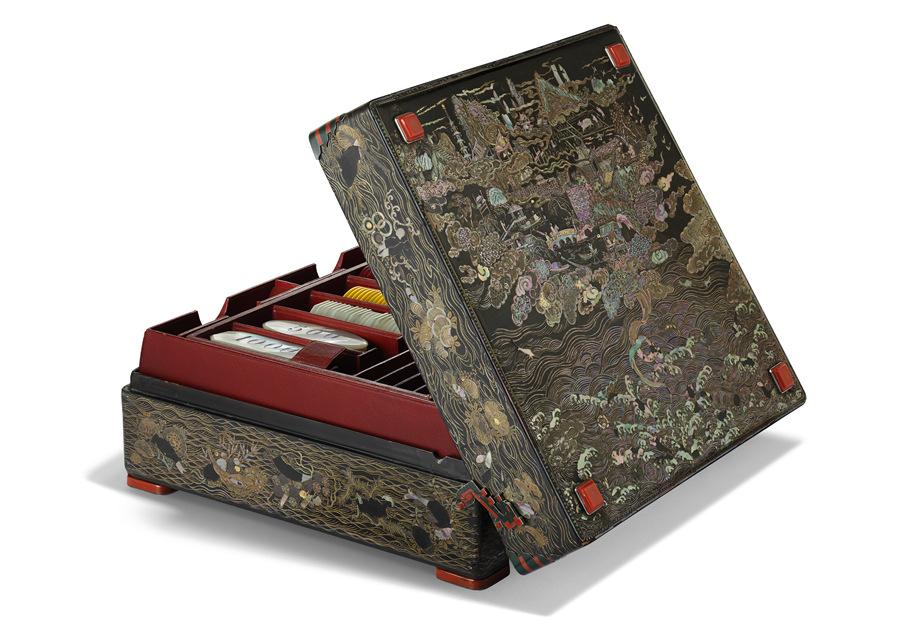 A 1927 lacquer bridge case shows Chinese inspiration in Cartier\'s design. (Photo provided to China Daily)

Speaking of \
