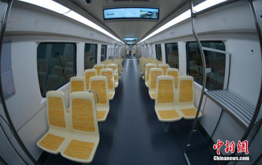 Photo shows the interior of the new subway trains with a top speed of 140 km/h in Chengdu, Sichuan Province, June 13, 2019. (Photo/China News Service)