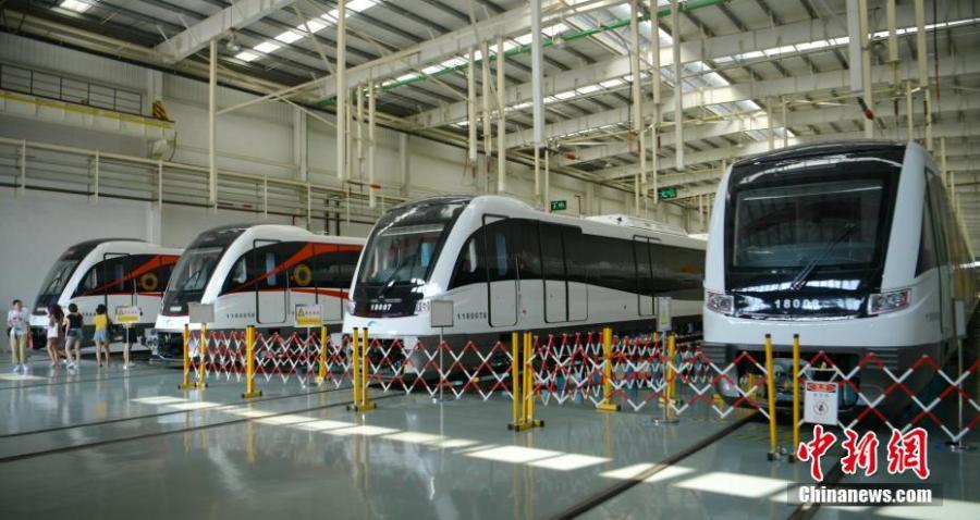 Photo shows the new subway trains with a top speed of 140 km/h in Chengdu, Sichuan Province, June 13, 2019. (Photo/China News Service)