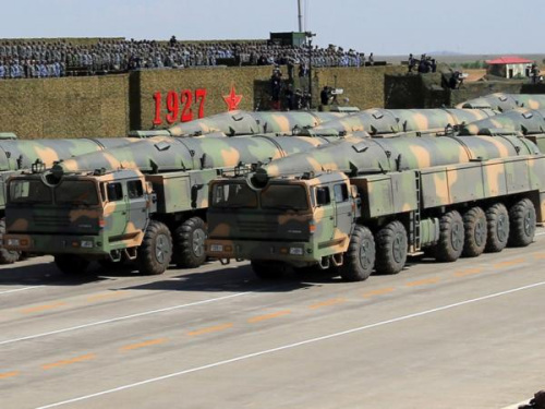 The mobile DF-26 is shown in a military parade in the Inner Mongolia autonomous region in 2017 celebrating the PLA's 90th birthday. (Photo/CHINA DAILY) The mobile DF-26 is shown in a military parade in the Inner Mongolia autonomous region in 2017 celebrating the PLA's 90th birthday. (Photo/CHINA DAILY)
