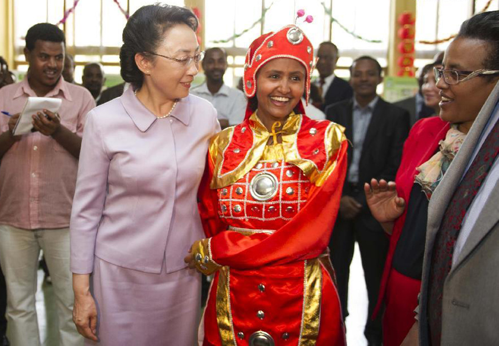 Chinese premier's wife visits Addis Ababa University