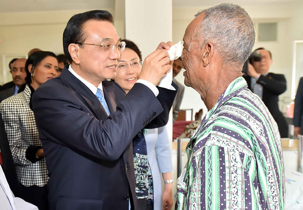 Chinese premier visits Ethiopian cataract patients 
