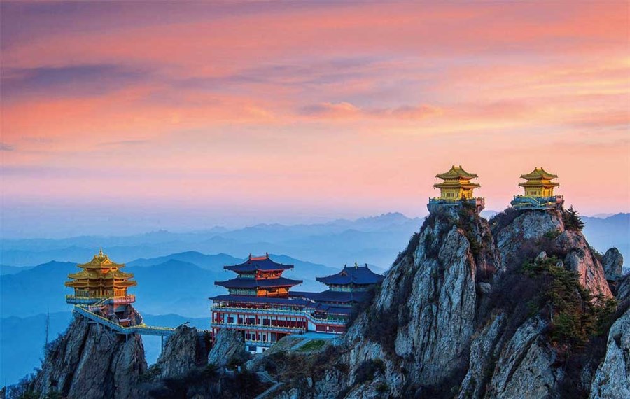 Luoyangs fine line between past and progress