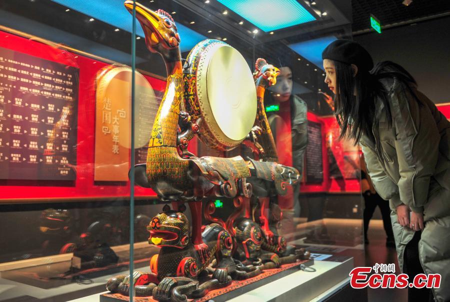 Shenyang hosts cultural relics show during festival