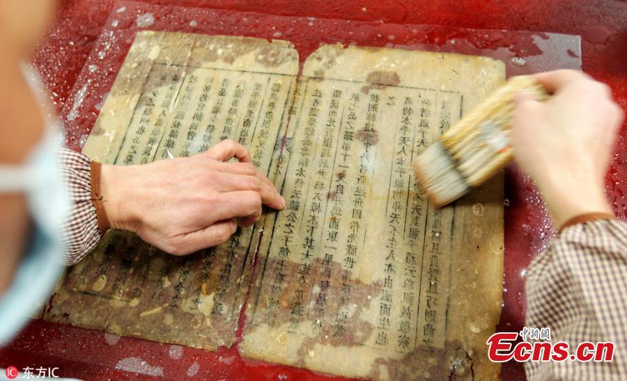 Man enjoys giving new lease of life to old books