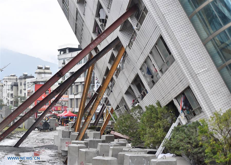 4 mainland tourists die in Taiwan earthquake, 5 trapped