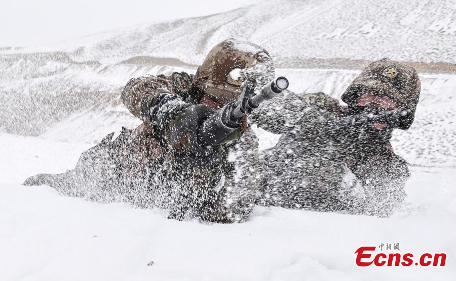 Border soldiers train in extreme weather