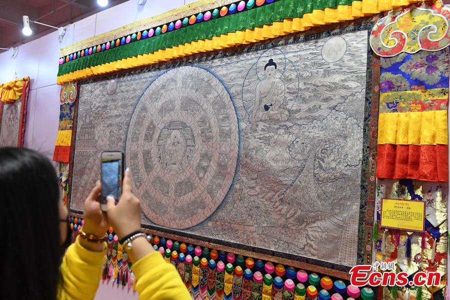 Thangka painting show held in Lanzhou