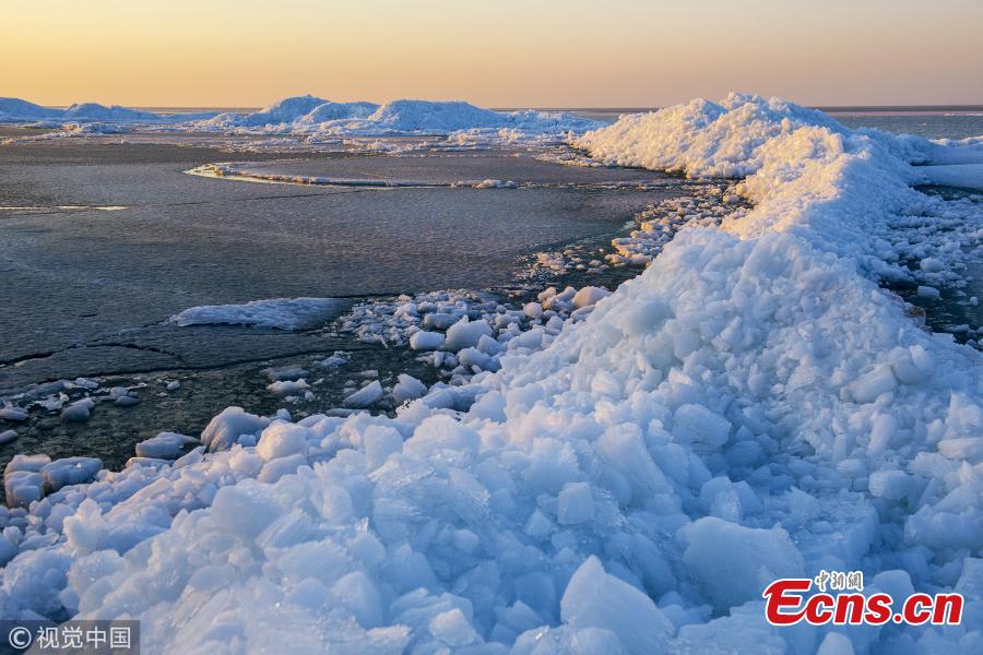 Ice begins melting in lake on China-Russia border