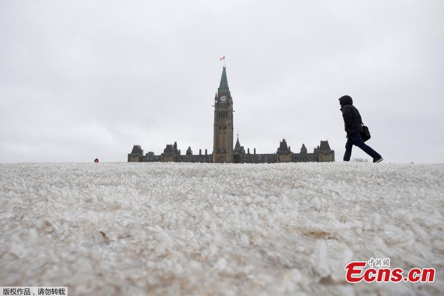 Winter storm hits Canada