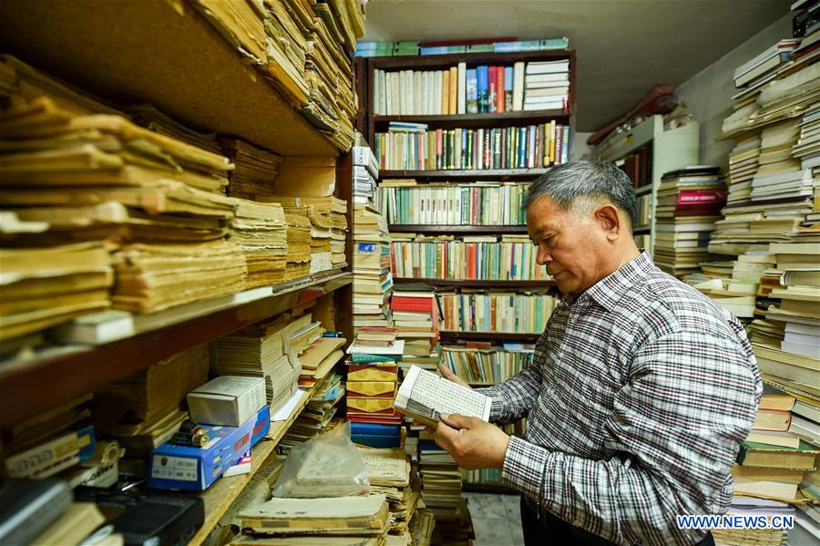 Pic story: old book store owner in China's Inner Mongolia 
