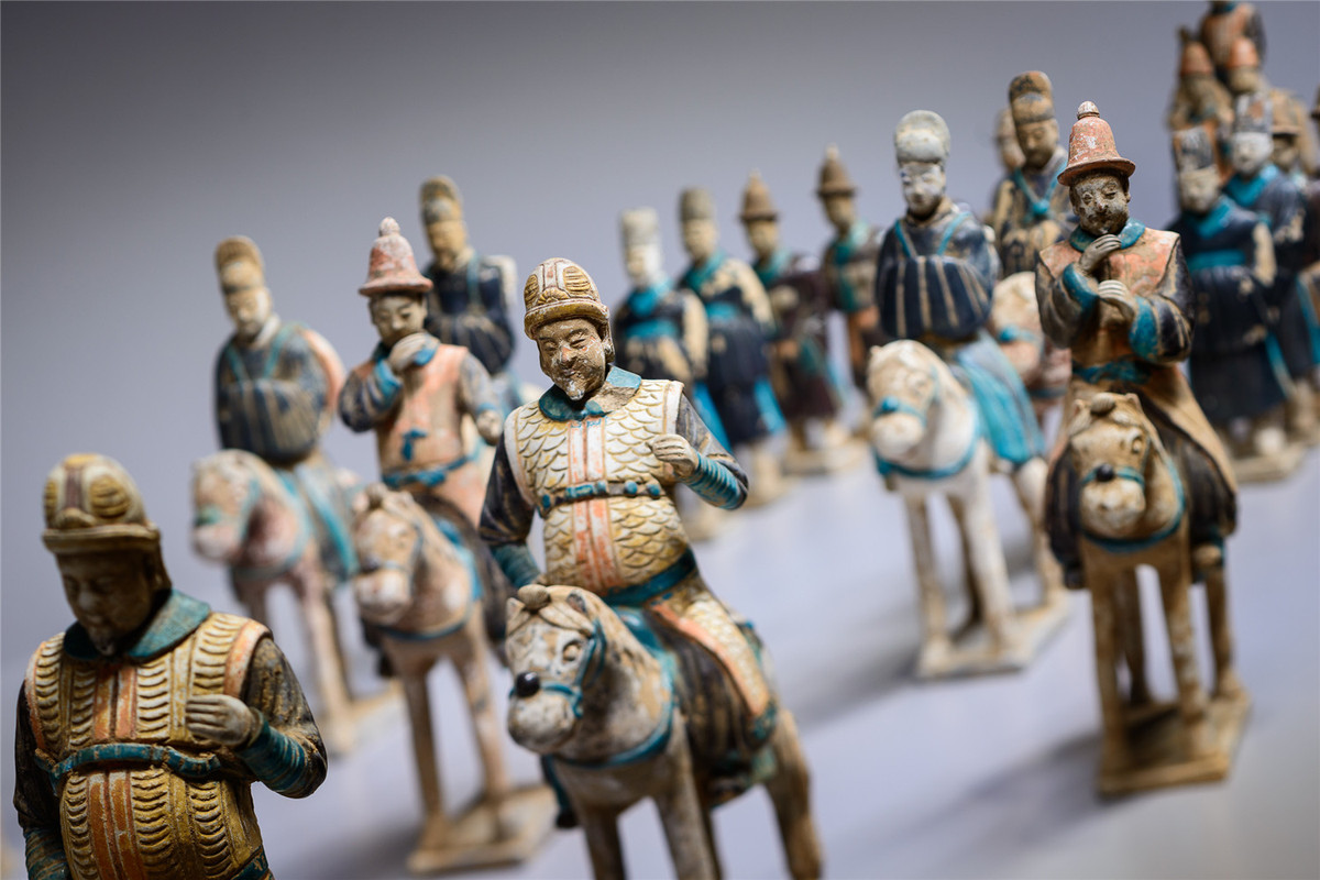 Chinese relics on show in Moscow Kremlin Museums