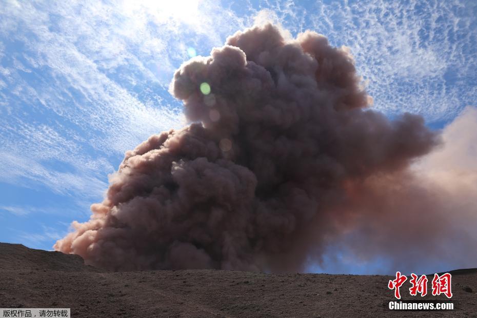 Strong quake hits Hawaii's Leilani Estates amid volcanic activity